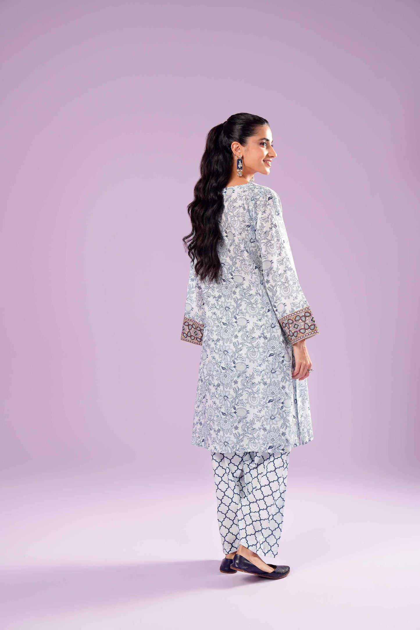 Elegant Blue Paisley Kurta with Geometric Pants Set