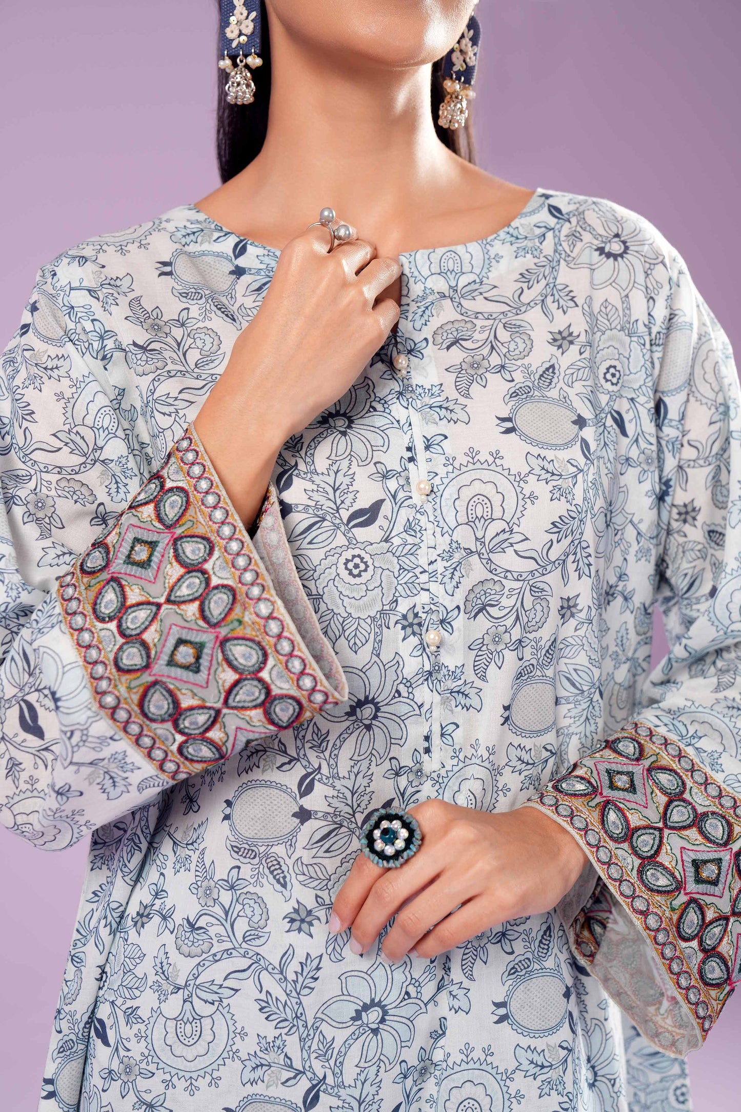 Elegant Blue Paisley Kurta with Geometric Pants Set