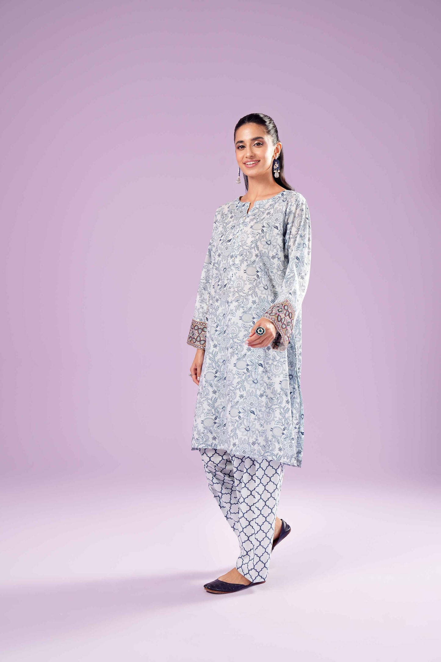Elegant Blue Paisley Kurta with Geometric Pants Set