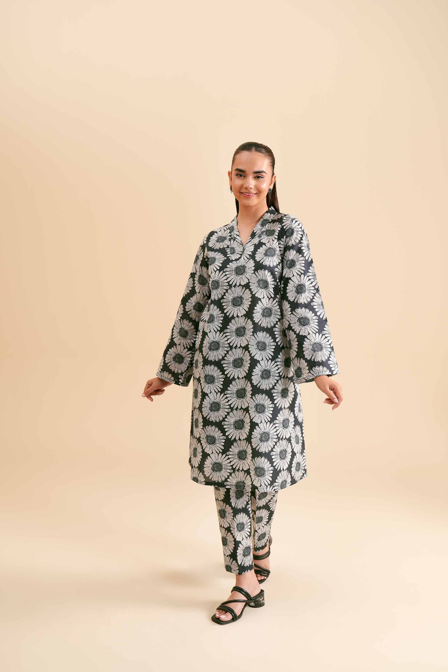 Bold Sunflower Print Kurta & Pant Co-ord