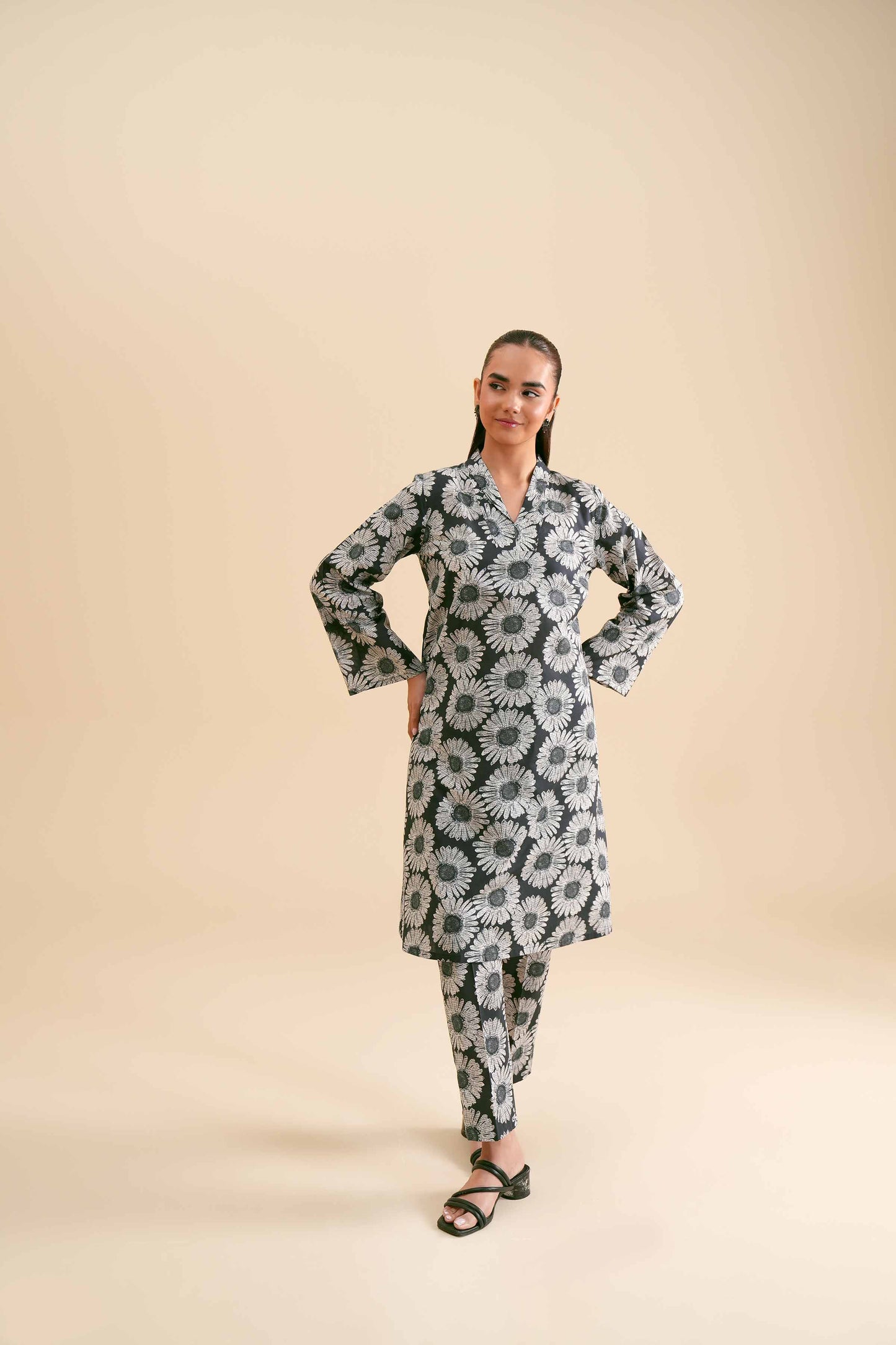 Bold Sunflower Print Kurta & Pant Co-ord