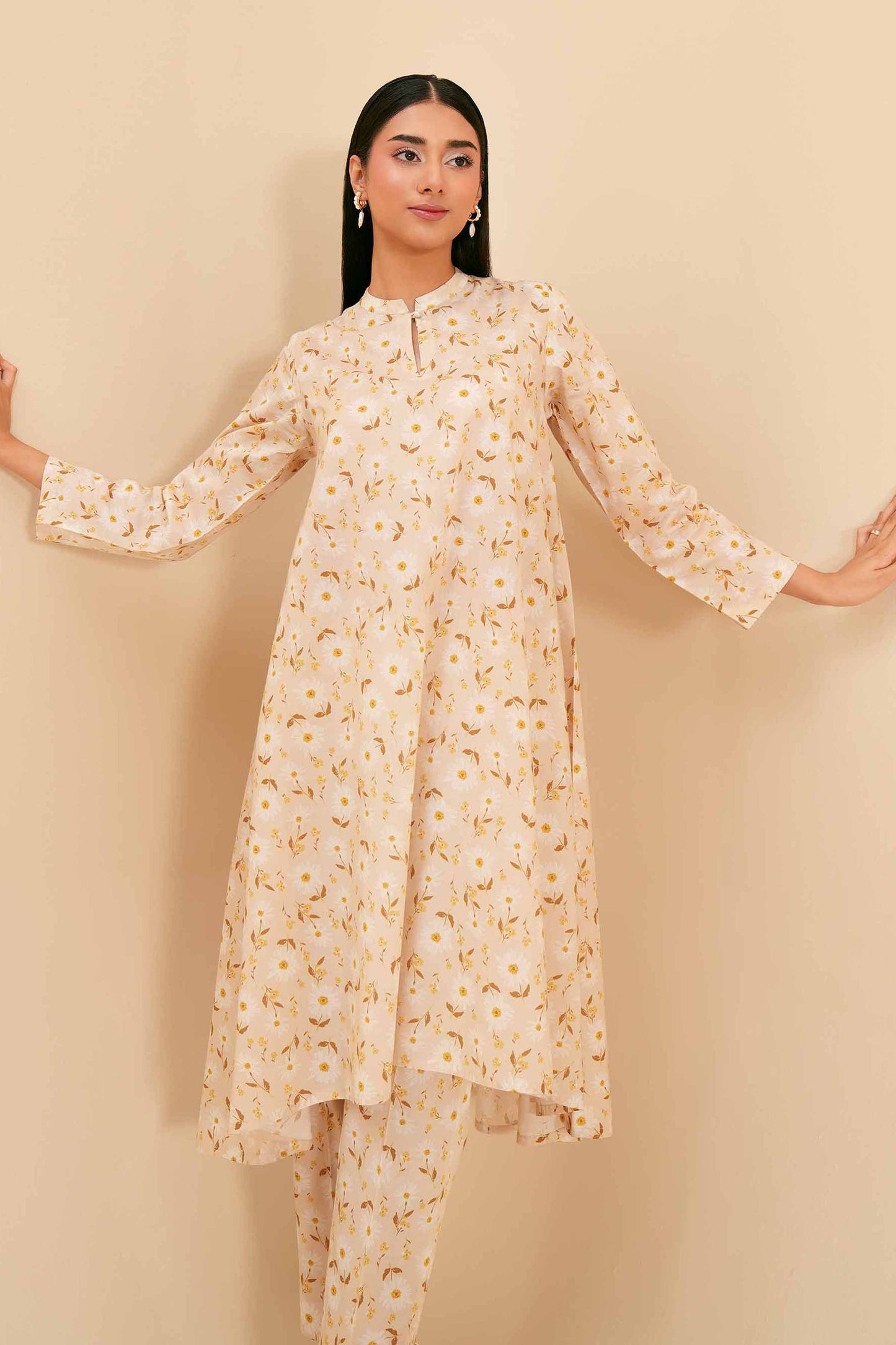 Subtle Shine Cream & Gold Printed Outfit