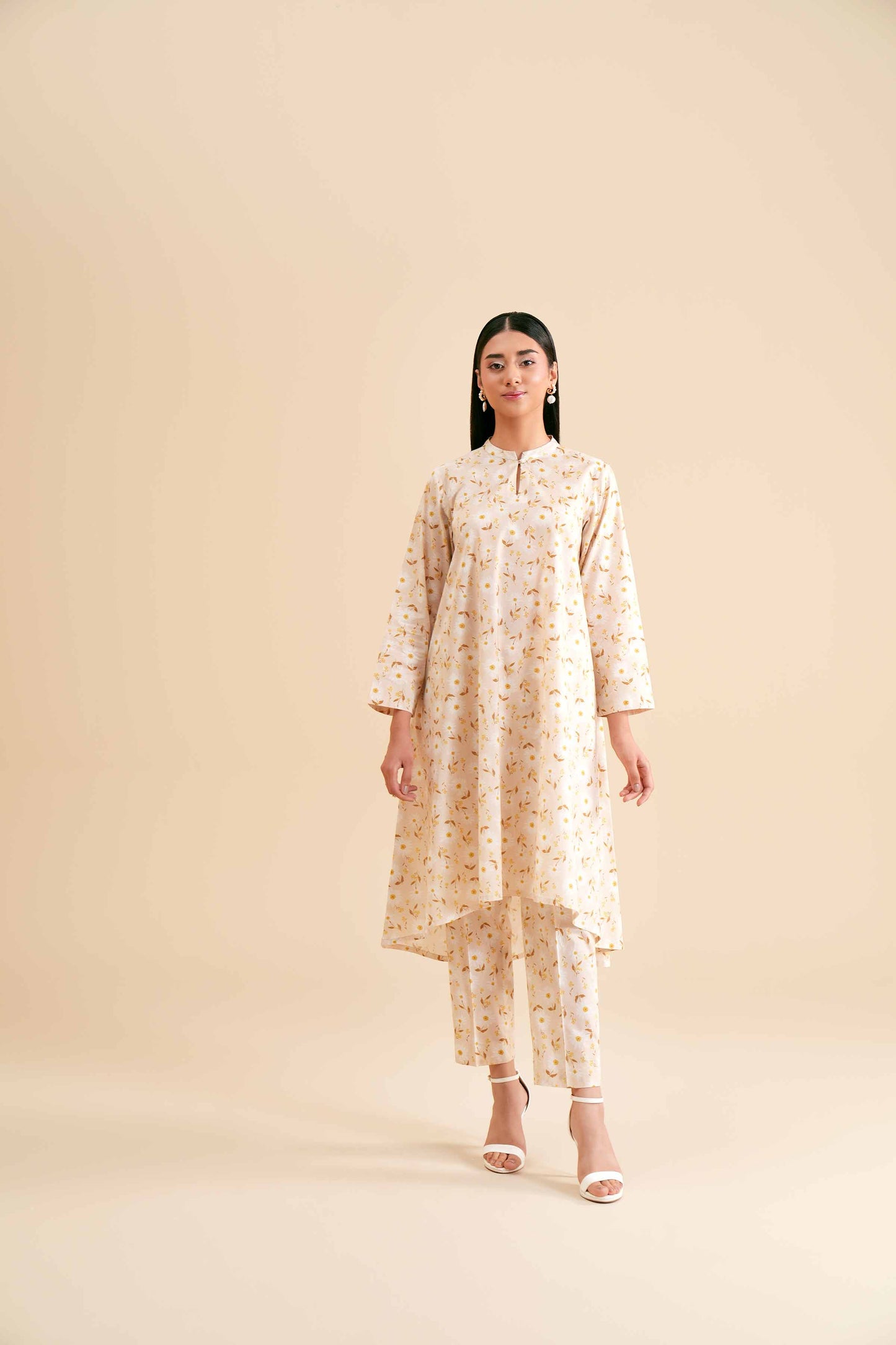 Subtle Shine Cream & Gold Printed Outfit
