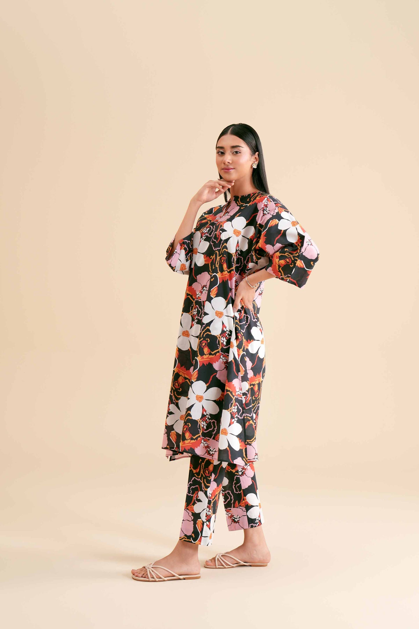 Statement Floral Motif Black Kurta & Pant Set