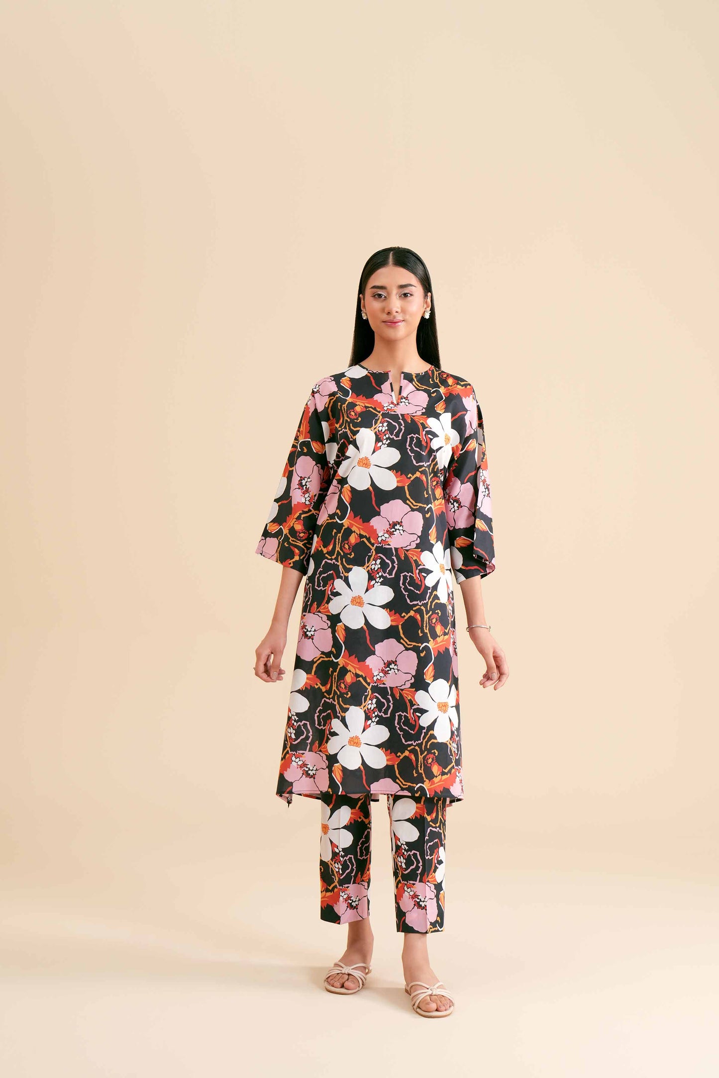 Statement Floral Motif Black Kurta & Pant Set