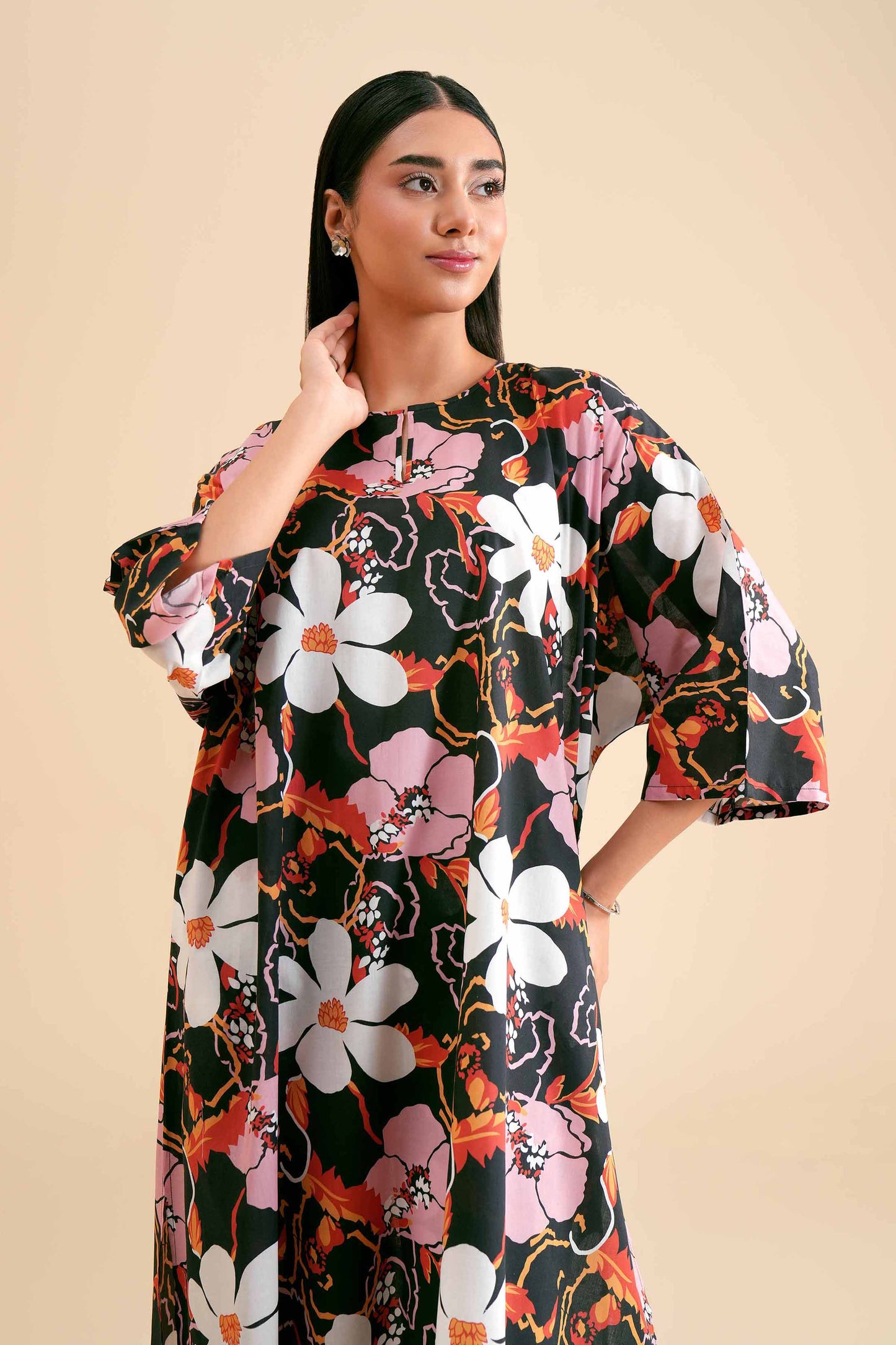 Statement Floral Motif Black Kurta & Pant Set