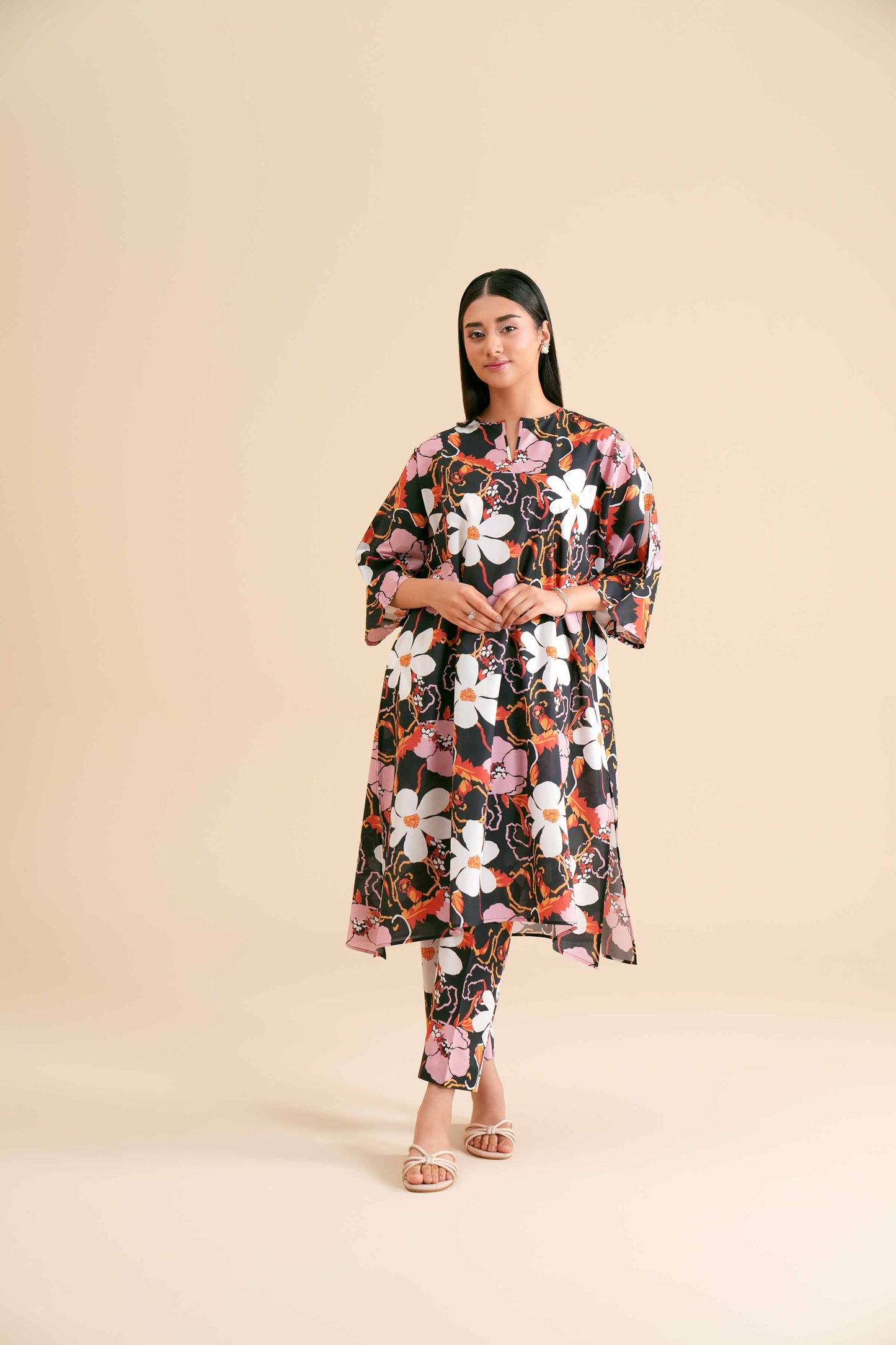 Statement Floral Motif Black Kurta & Pant Set