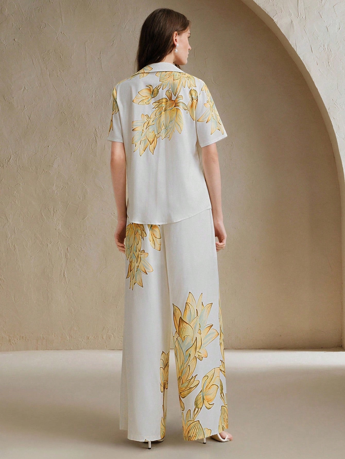 Elegant Holiday Print Short Sleeve Shirt & Straight Leg Co-ord Set