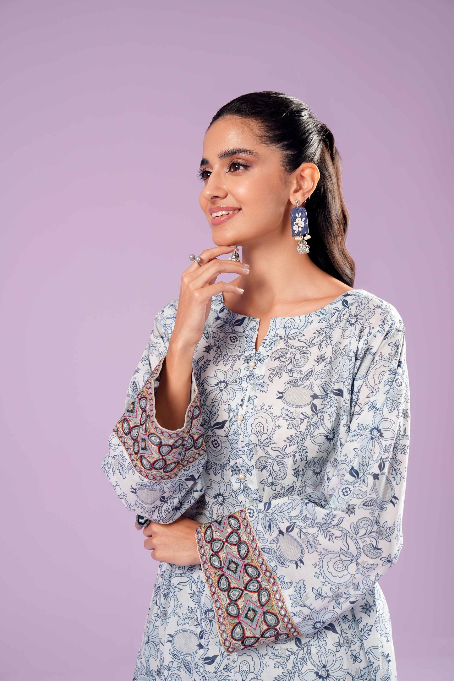 Elegant Blue Paisley Kurta with Geometric Pants Set