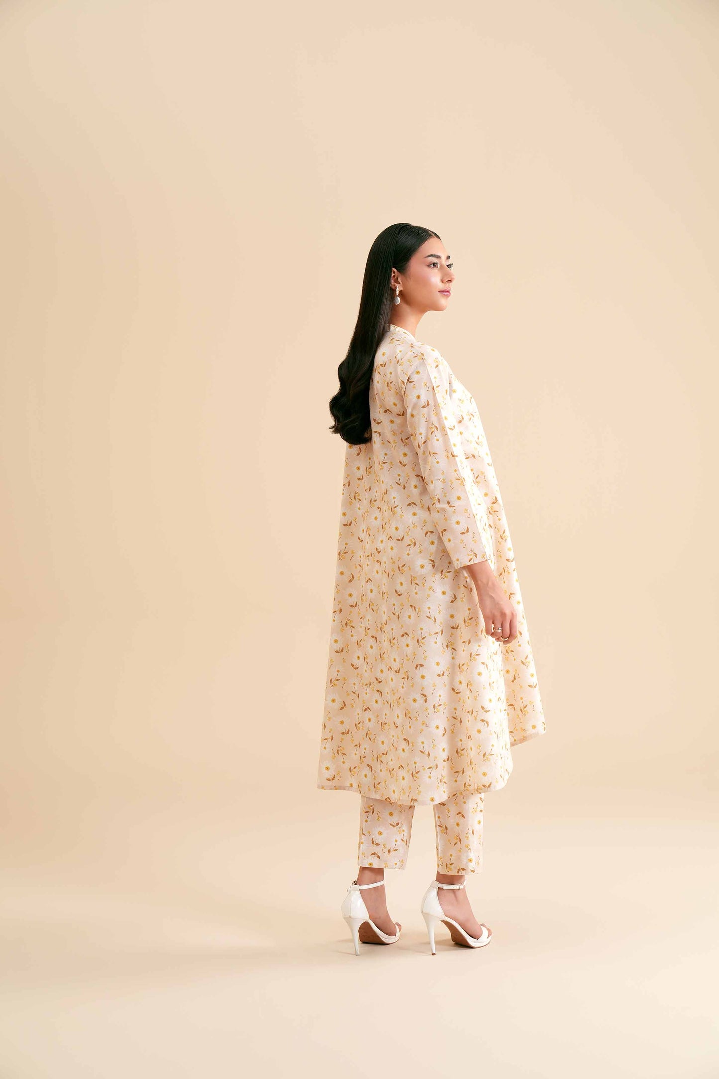 Subtle Shine Cream & Gold Printed Outfit