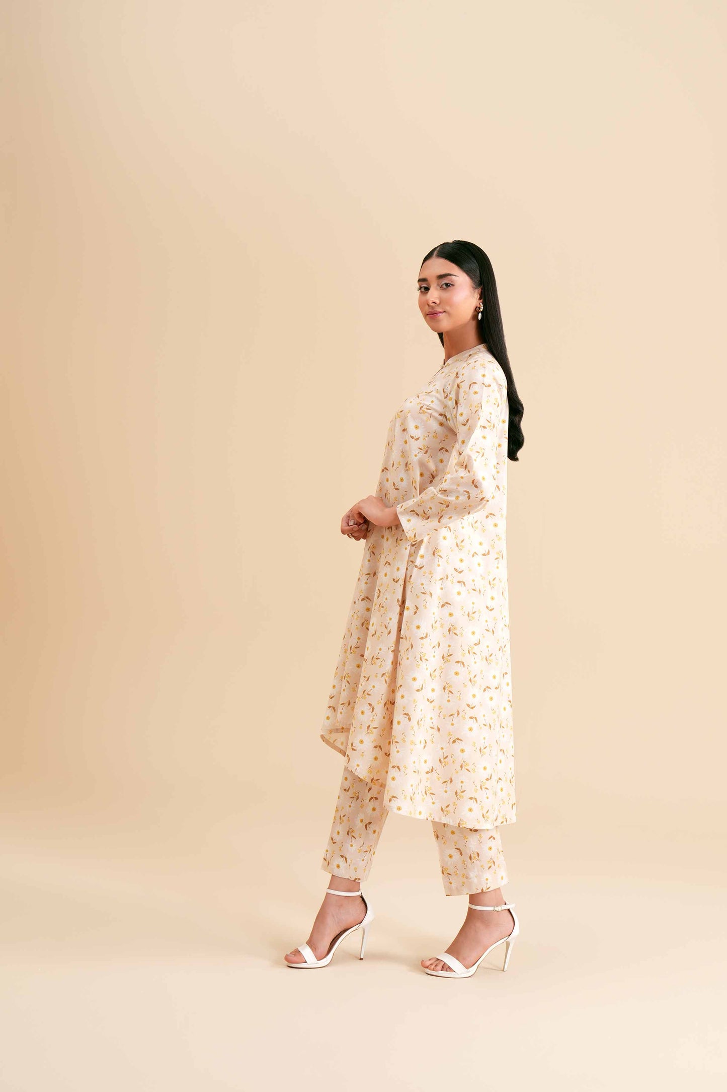 Subtle Shine Cream & Gold Printed Outfit