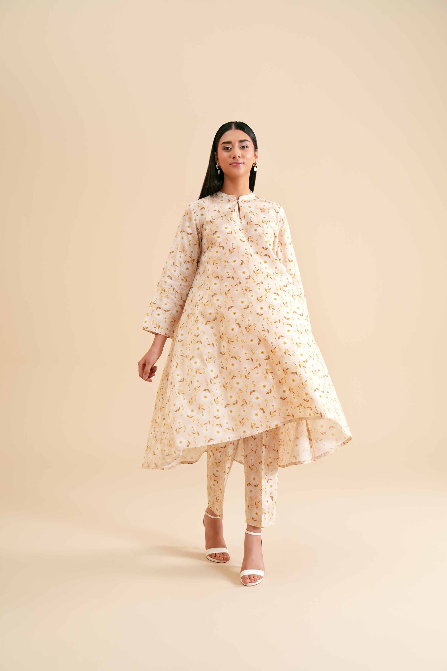 Subtle Shine Cream & Gold Printed Outfit