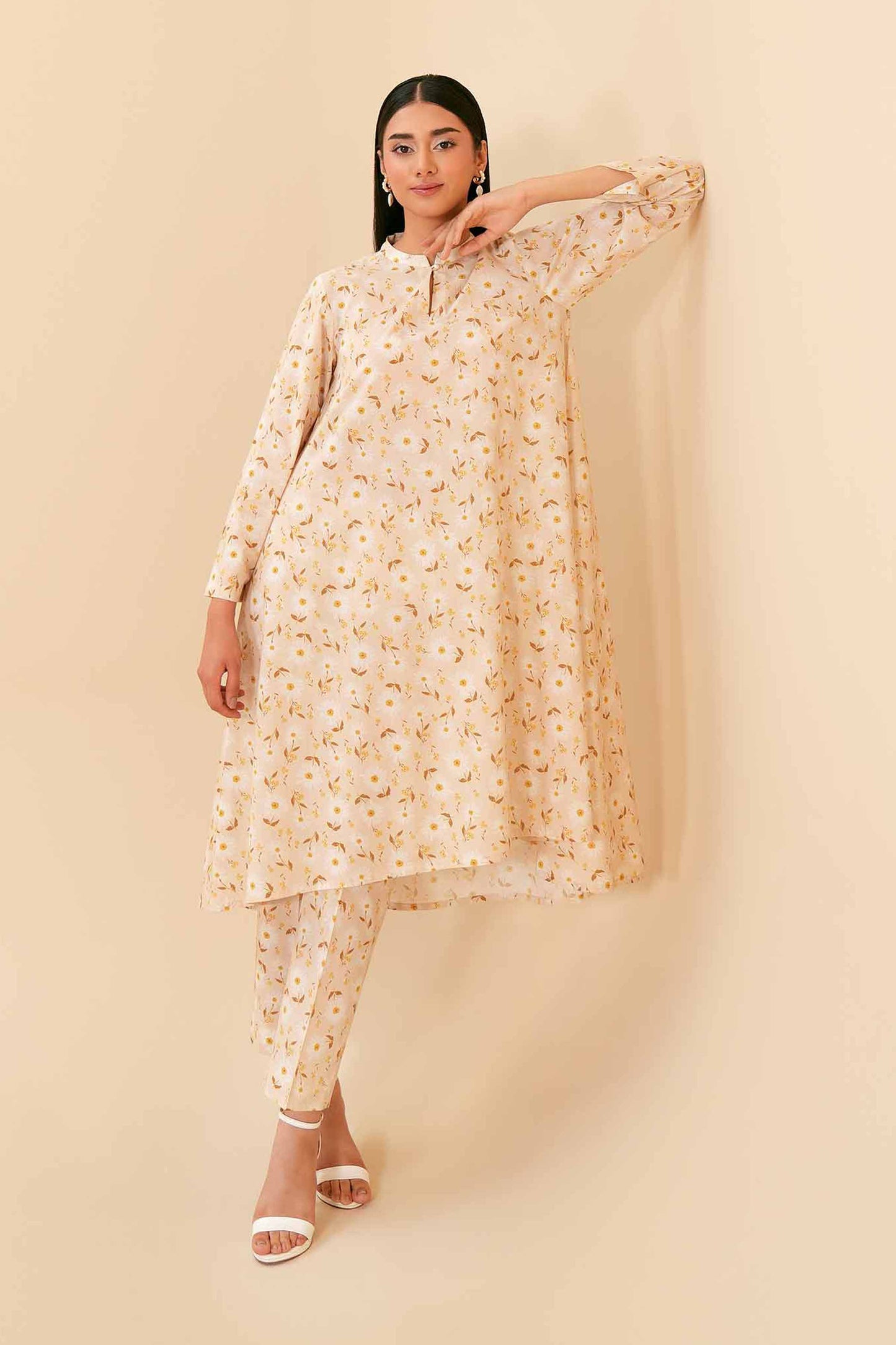 Subtle Shine Cream & Gold Printed Outfit